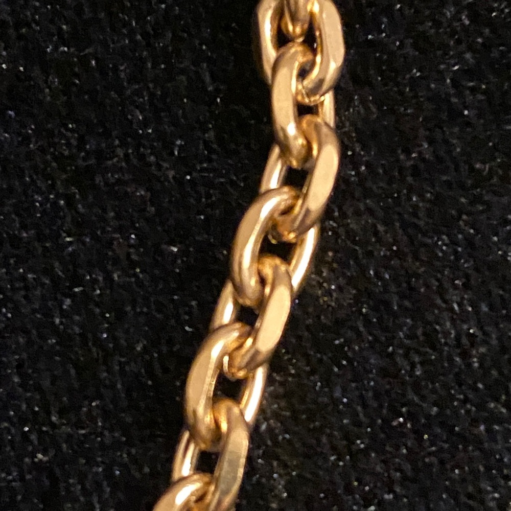 CHANEL Gold Heart Pendant Necklace with Interlocking CC - Picture 5 of 9